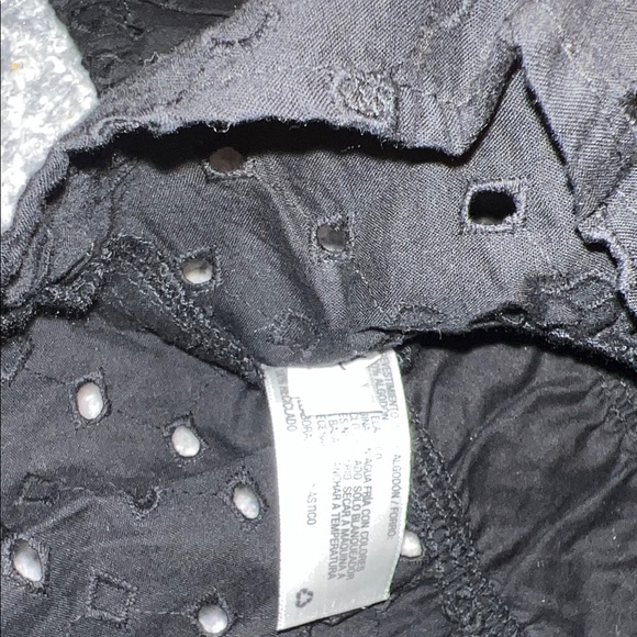 a new day Black Eyelet Blouse Size Medium - Picture 4 of 4